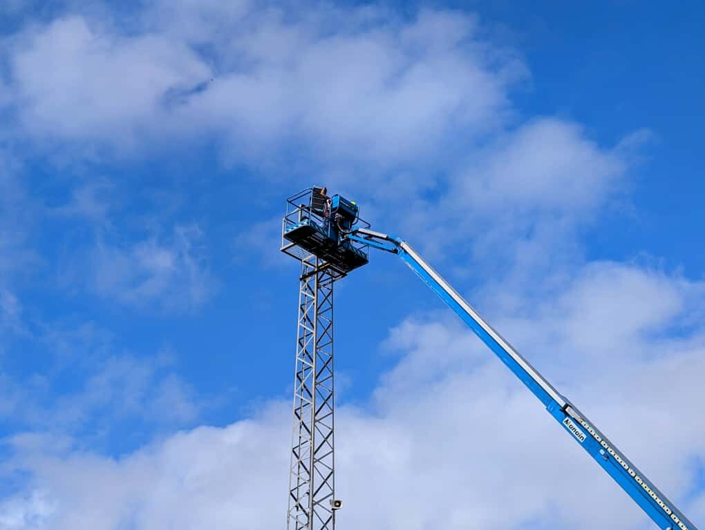 Sant Feliu inverteix cent setze mil euros en la millora de la il·luminació i instal·lació elèctrica dels camps de futbol